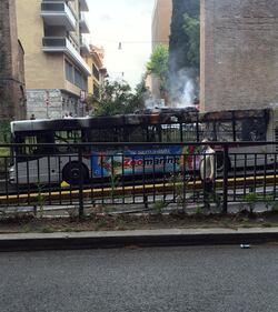 Incendio bus a Roma 1
