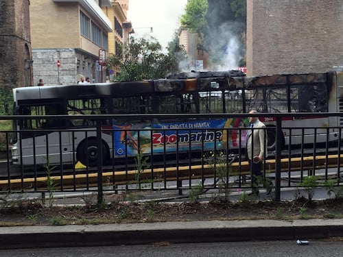 Incendio bus a Roma