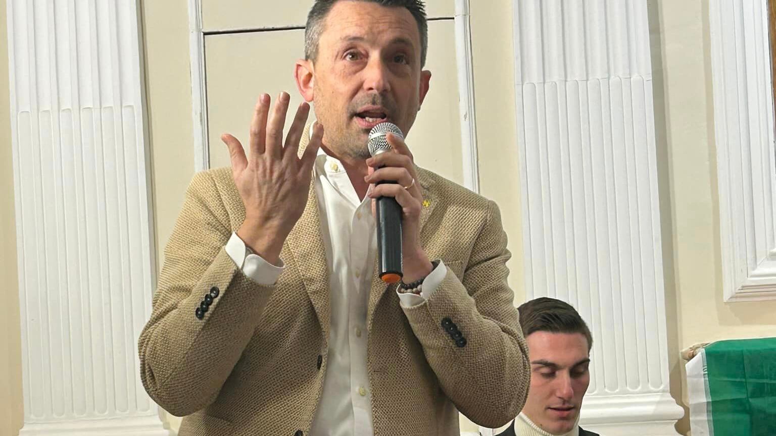 Pisa, litiga col candidato sindaco di centrodestra e poi lo investe
