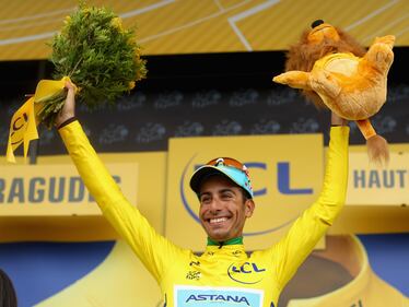 Aru in maglia gialla: le foto di un'impresa 1
