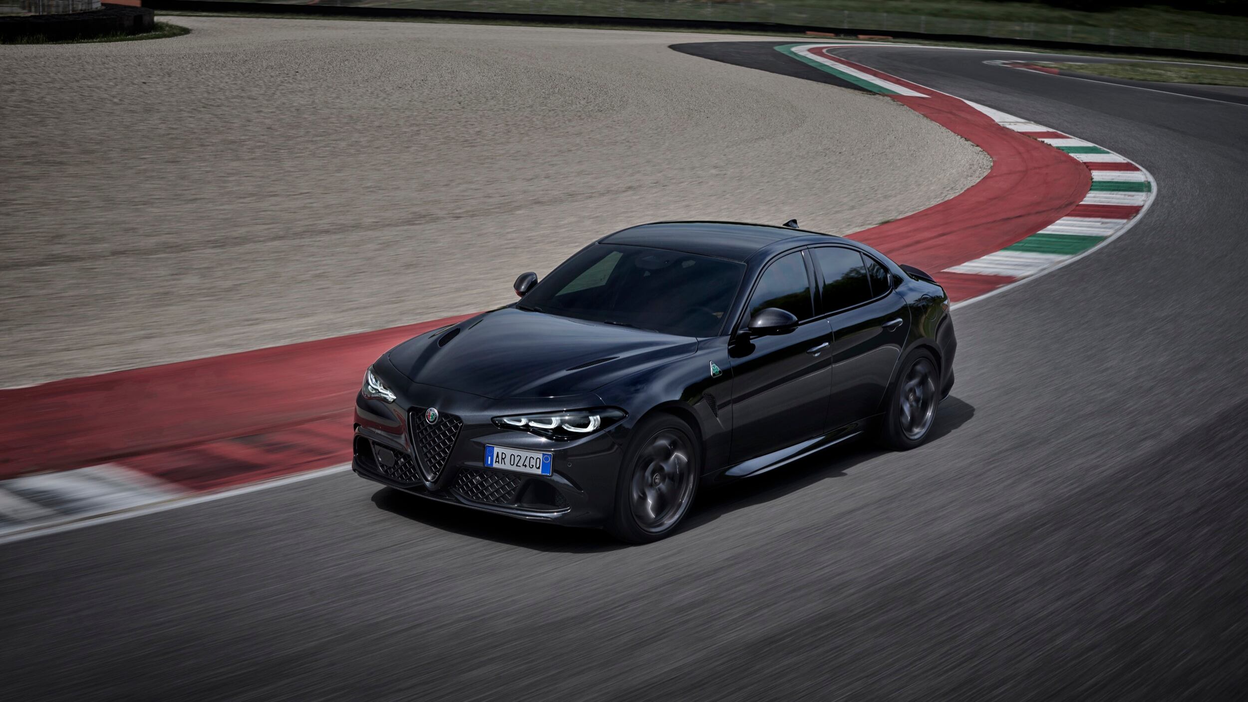 Alfa Romeo Giulia Quadrifoglio Super Sport: quel piacere di guida tutto italiano