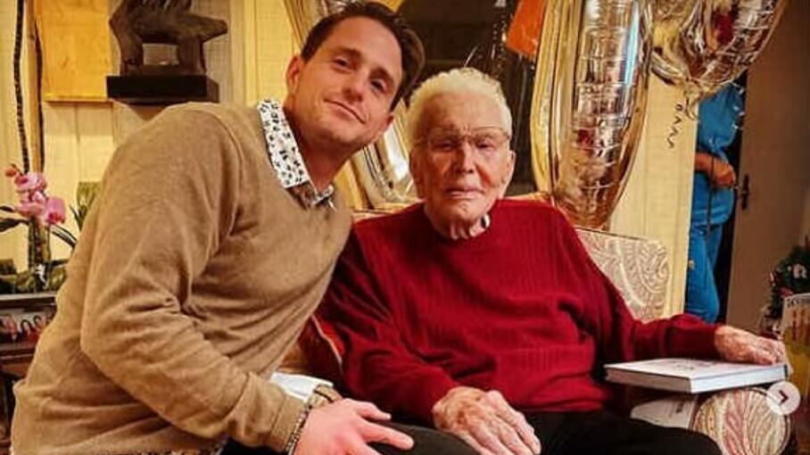 Cameron Douglas: "Mio nonno Kirk non mi ha mai abbandonato, neanche nei momenti difficili"