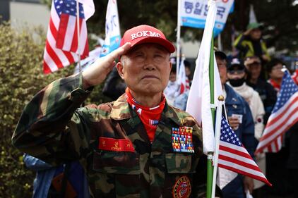 Vertice Kim-Moon, la folla protesta: "Bombardare la Nord Corea" 5