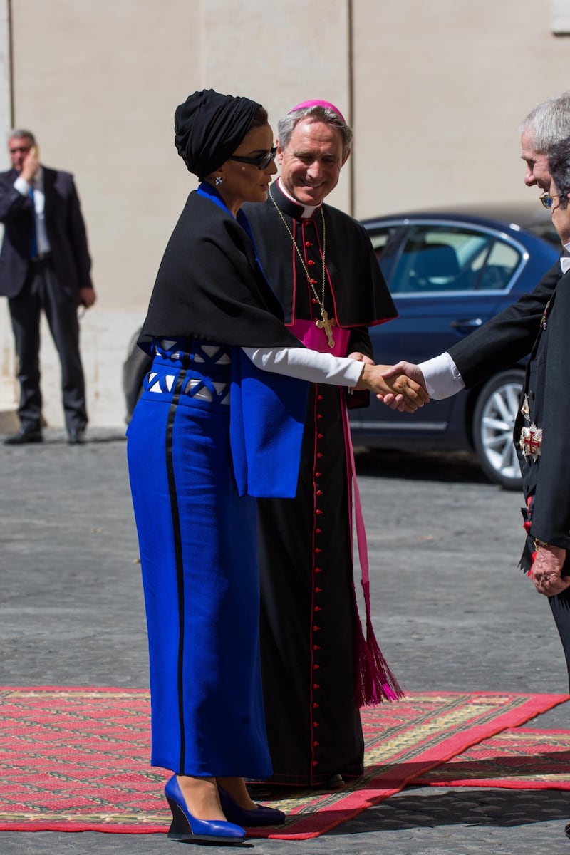 Papa Francesco riceve in Vaticano la sceicca del Qatar 8