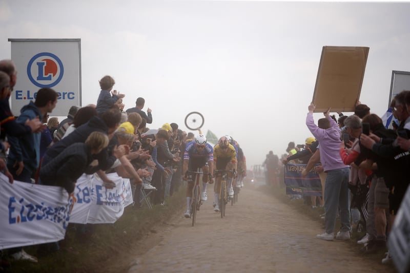 Van der Poel Van Aert Parigi Roubaix