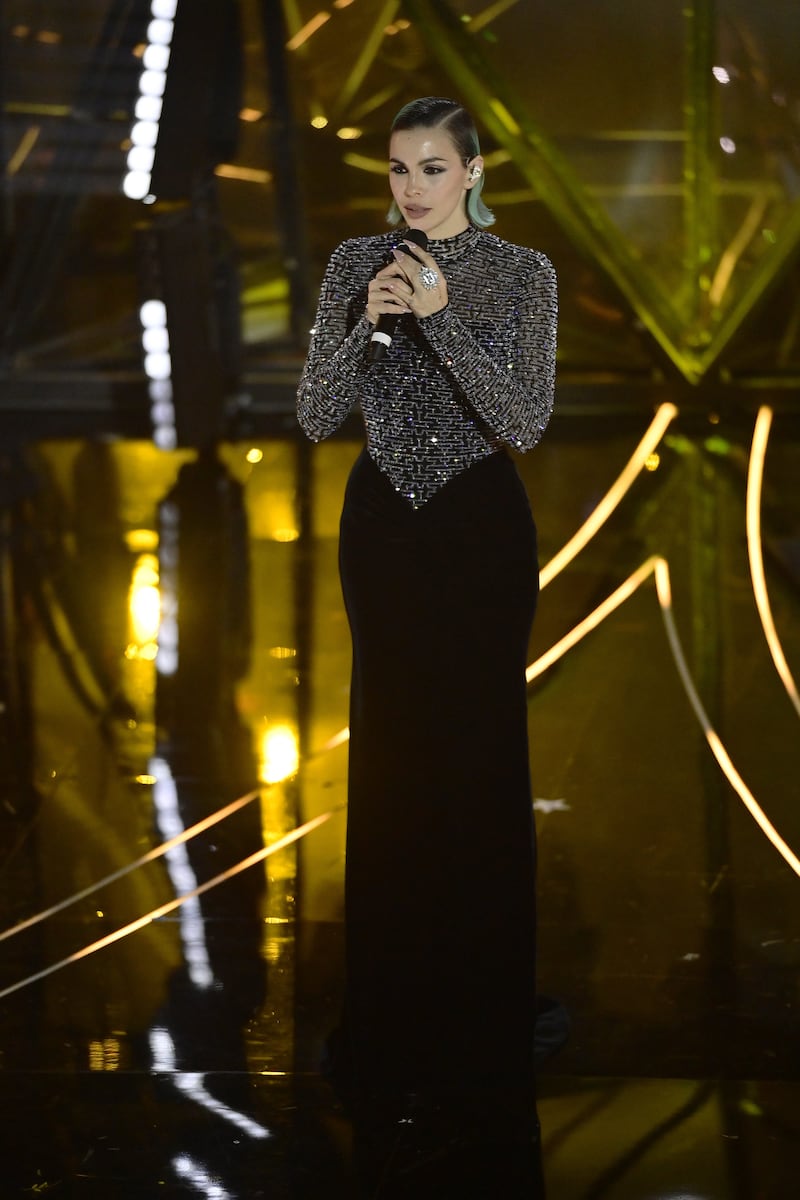 Sanremo 2024: ecco il look della finalissima del Festival di Rose Villain 3