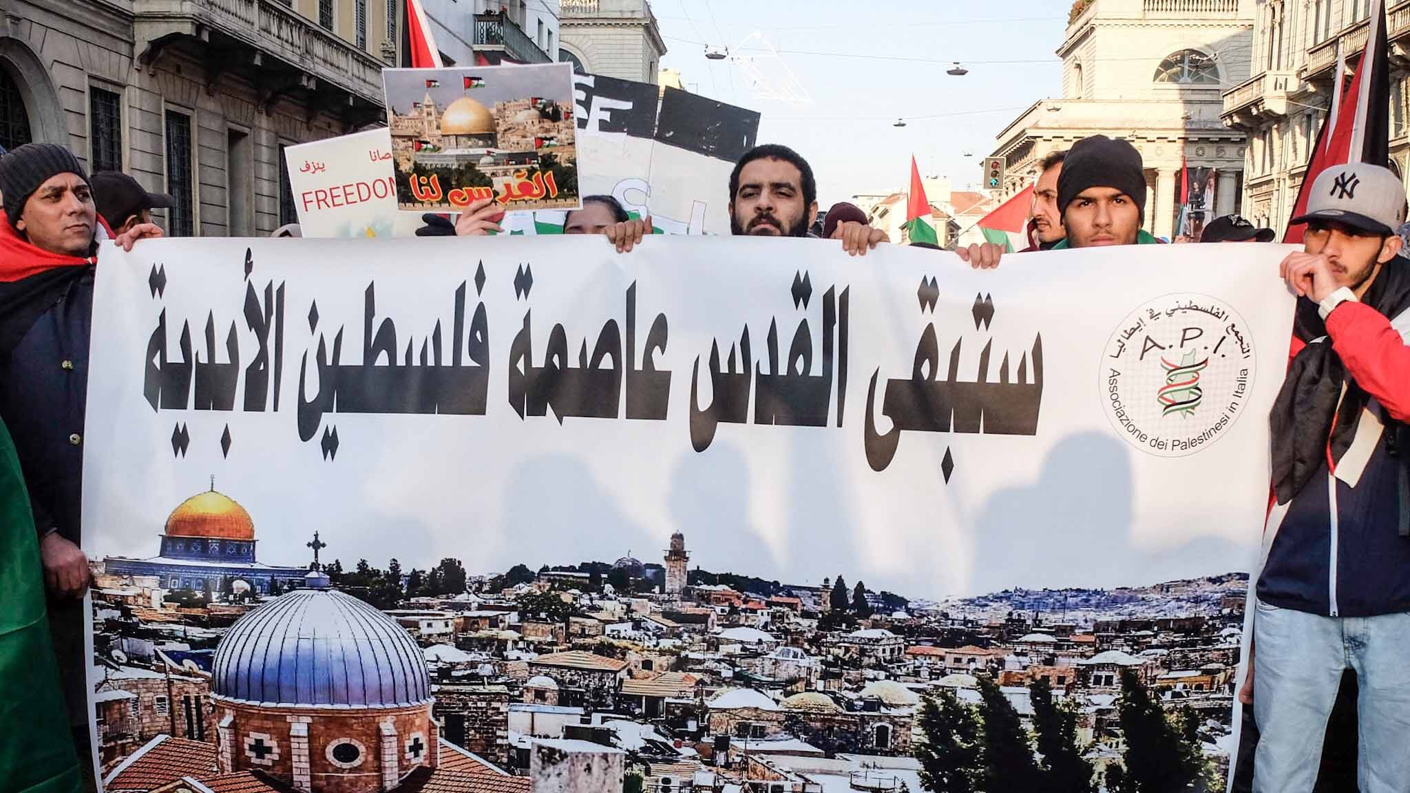 Intifada a Milano. I sussurri di Sala non bastano a fermare l'odio