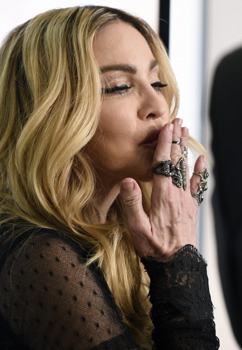 Madonna, dalle Filippine i vescovi chiedono di boicottare i concerti: foto 14