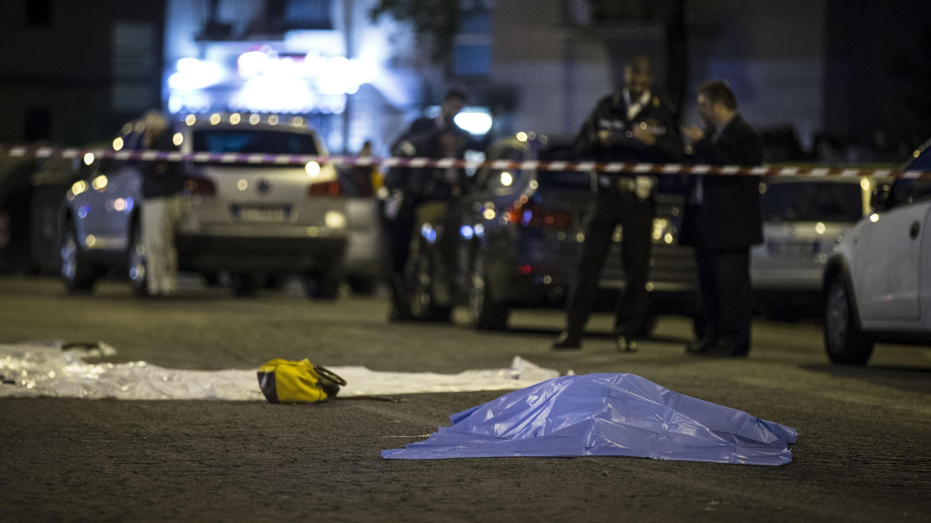 Il poliziotto ferito: "L'auto con i rom era impazzita"
