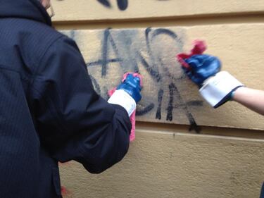 In migliaia in piazza per pulire Milano 5