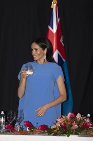 Meghan Markle, i primi scatti in abito premaman 4