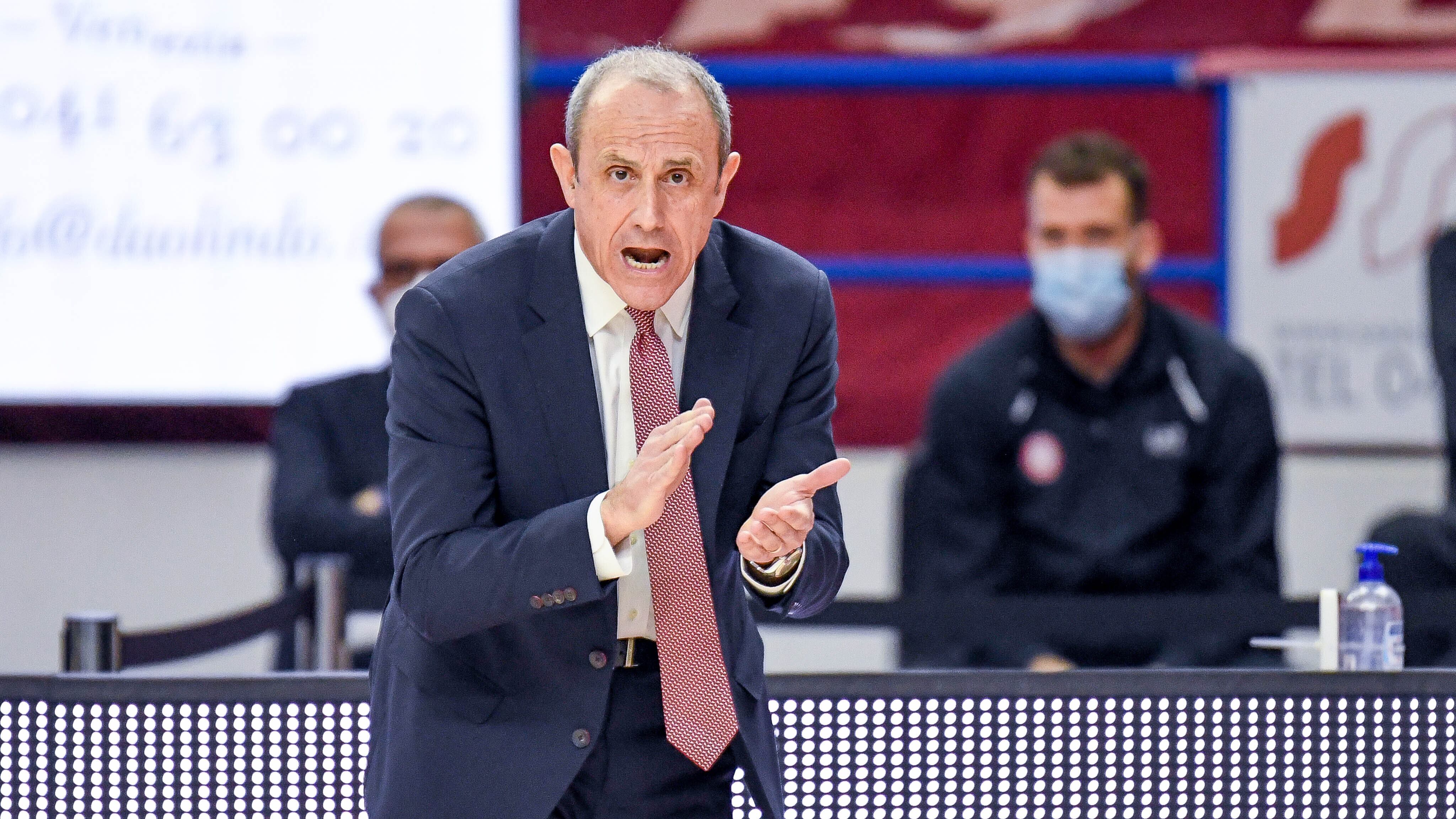Milano vince in volata il derby con Brescia. Varese fa 100 punti ma perde ancora