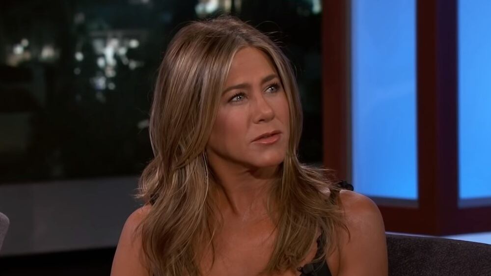 Jennifer Aniston infiamma la rete a 51 anni