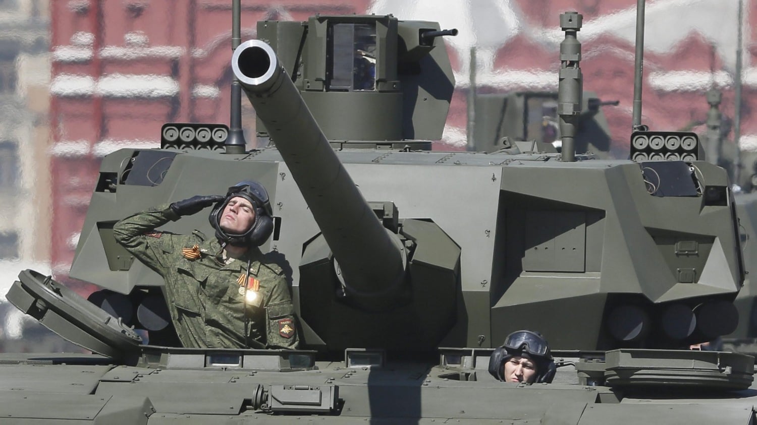 Putin mostra i muscoli. Ecco il nuovo tank russo