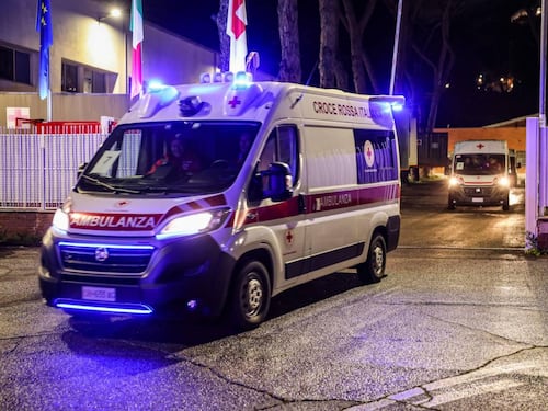 "Alcol e psicofarmaci". Muore a 18 anni dopo la serata con gli amici: dramma a Monza