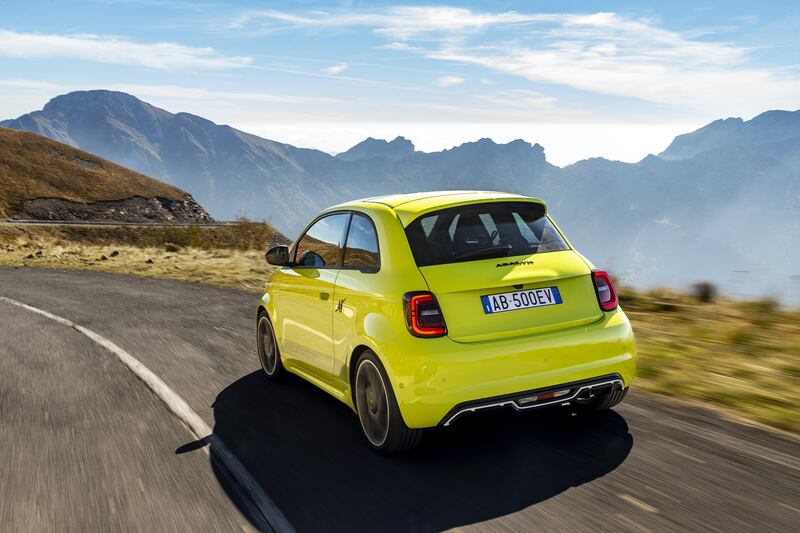 Abarth 500e 4