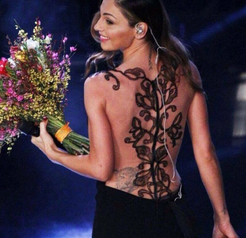 Anna Tatangelo su Instagram 6