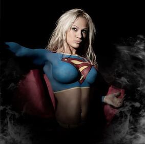 E ora la Pamela Anderson italiana si tatua quella vera 6