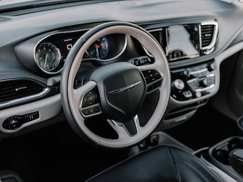 "Giù le mani dalla Chrysler, l'azienda torni americana"