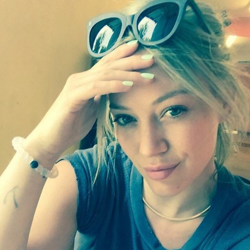 Hilary Duff cerca su Tinder l'anima gemella 9