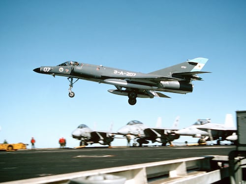 Caccia Super Etendard a Kiev: cosa rivela la mossa di Milei
