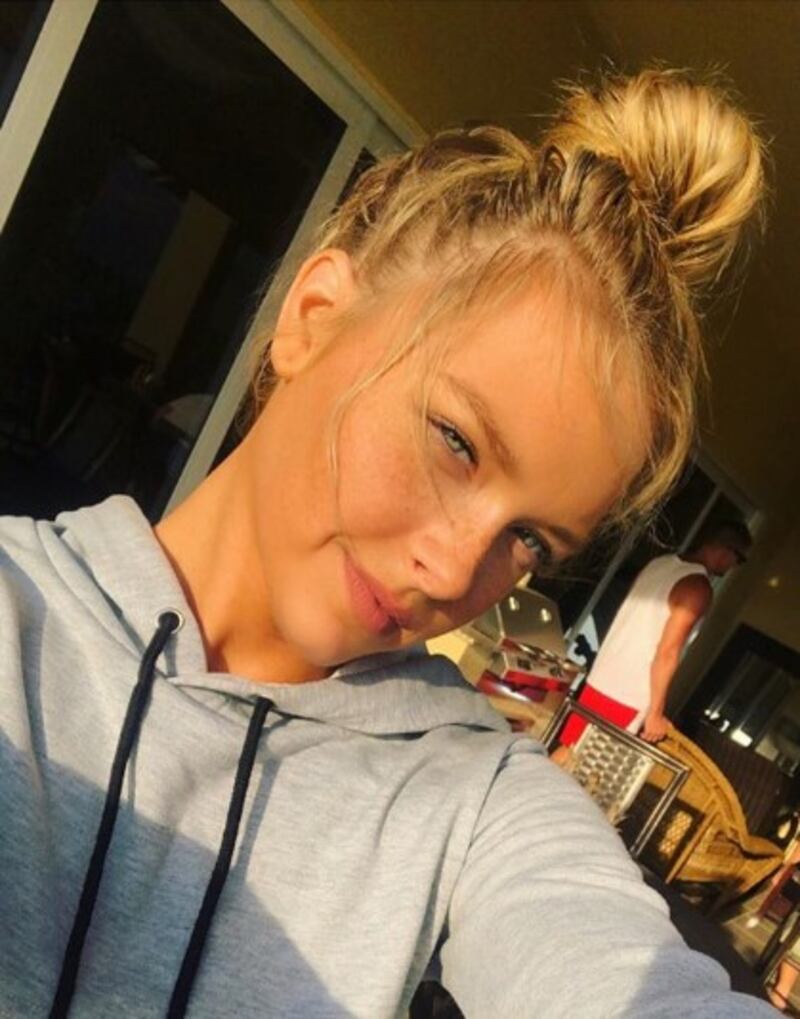 Camille Kostek, le foto più sensuali 6