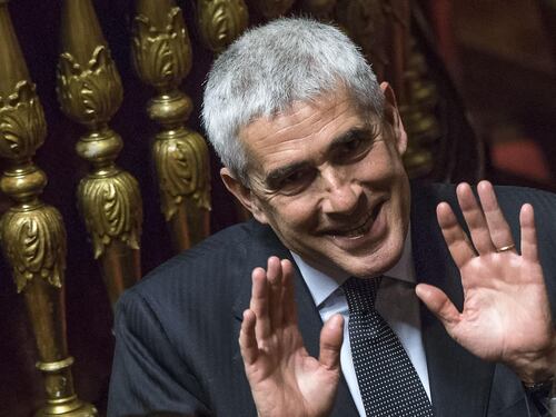 Casini in campo per salvare Renzi