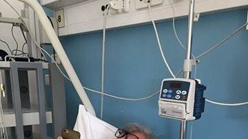 Sgarbi esce dall'ospedale. "Pensavo che sarei morto"