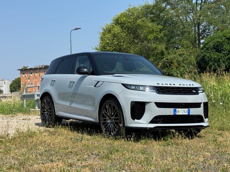 Range Rover Sport SV: guarda le foto 18