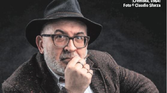 "Non sono complottista ma è sempre meglio non credere a niente"