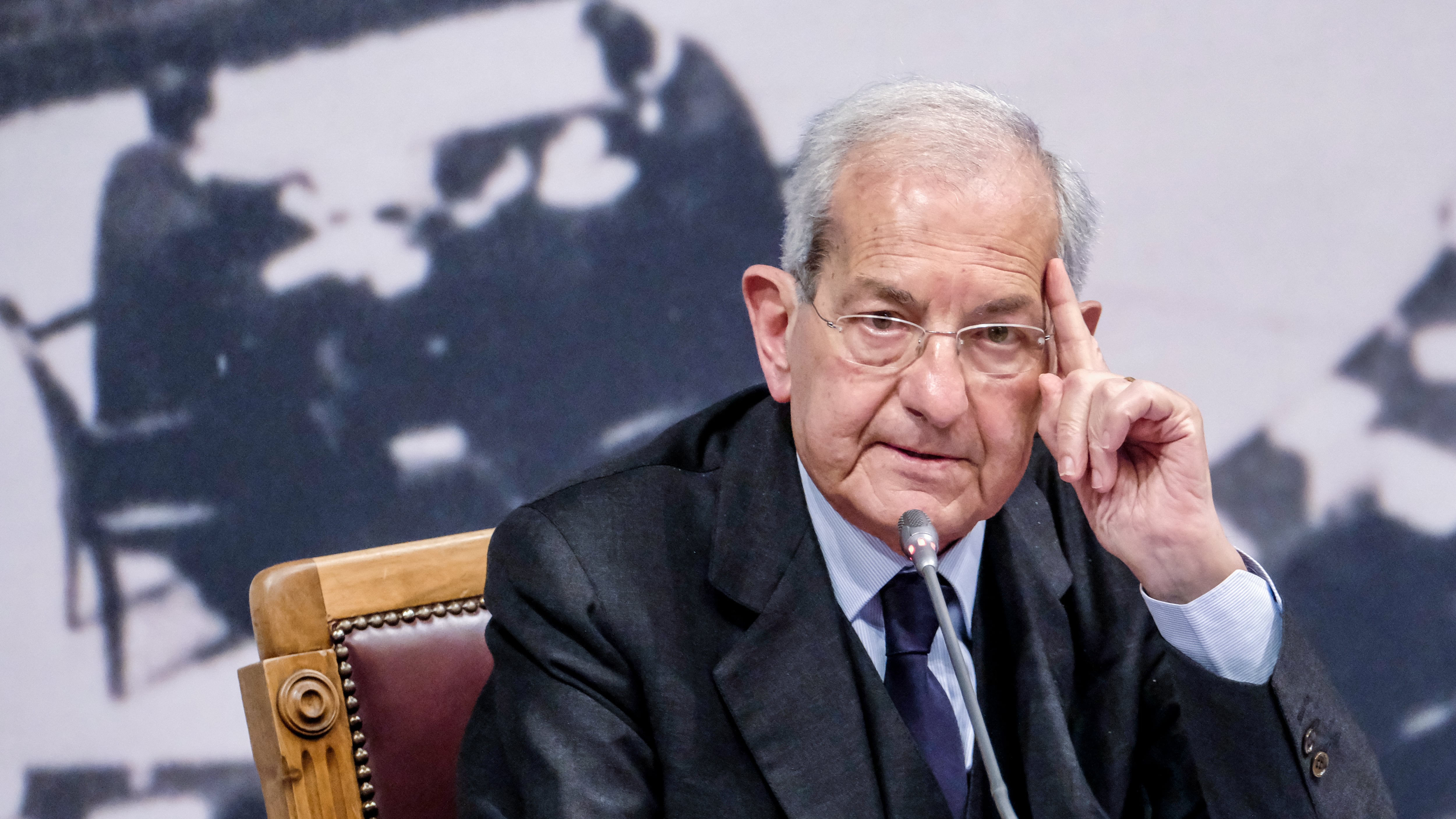 Il Campo largo diviso anche nelle piazze. Violante: "Non esiste il rischio del fascismo"