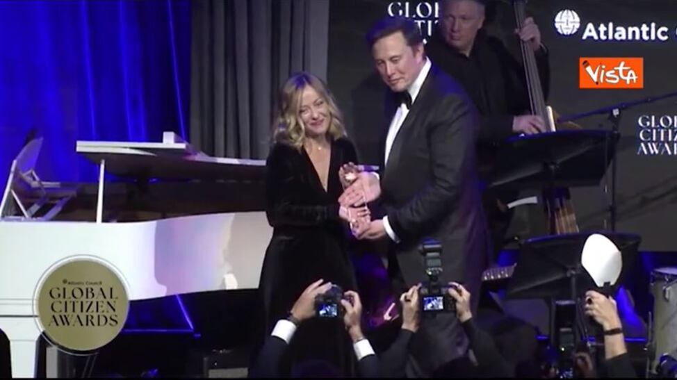 Elon Musk premia Meloni a New York: "Ha fatto un lavoro incredibile"