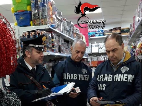 Sequestro da 30mila euro per addobbi e giochi pirotecnici non a norma