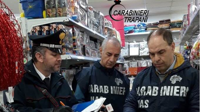 Sequestro da 30mila euro per addobbi e giochi pirotecnici non a norma