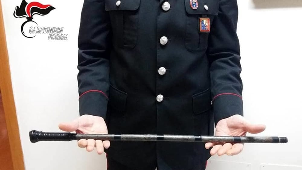 Cerignola, mazza di ferro contro carabinieri: bulgaro ai domiciliari