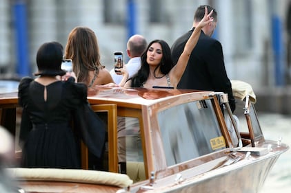 Parata di stelle per il primo party del matrimonio Bezos - Sanchez 11