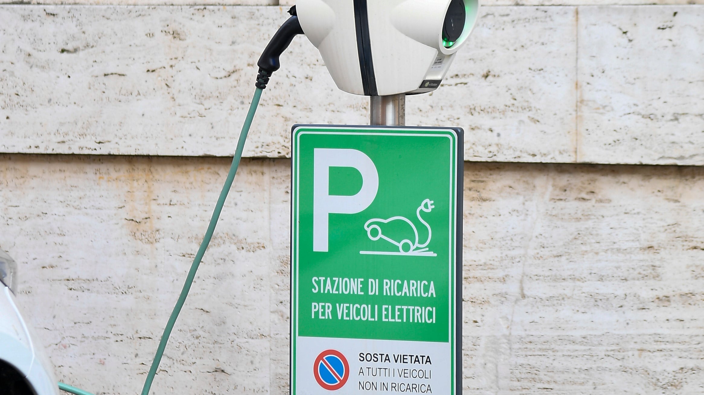 Solo 250 distributori digitali e spesso occupati da abusivi