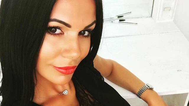 Erjona Sulejmani in topless a Fuerteventura: l'ex di Dzemaili è da urlo