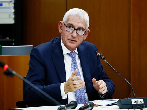 Il piano contro l'Italia: diffusi sui social i passaporti dei nostri 007