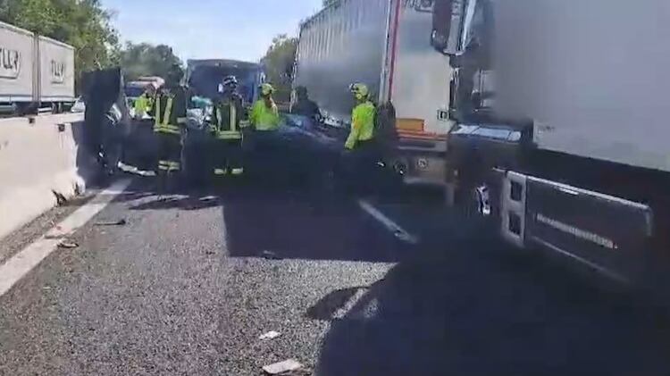 Tragedia sulla A13, auto resta schiacciata: morta una mamma e la bimba di 5 anni