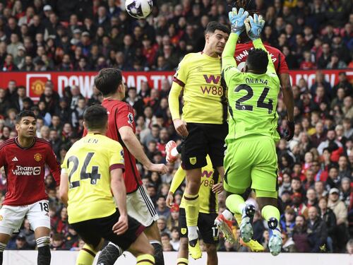 "Regala il pareggio al Burnley". La nuova figuraccia di Onana inguaia lo United