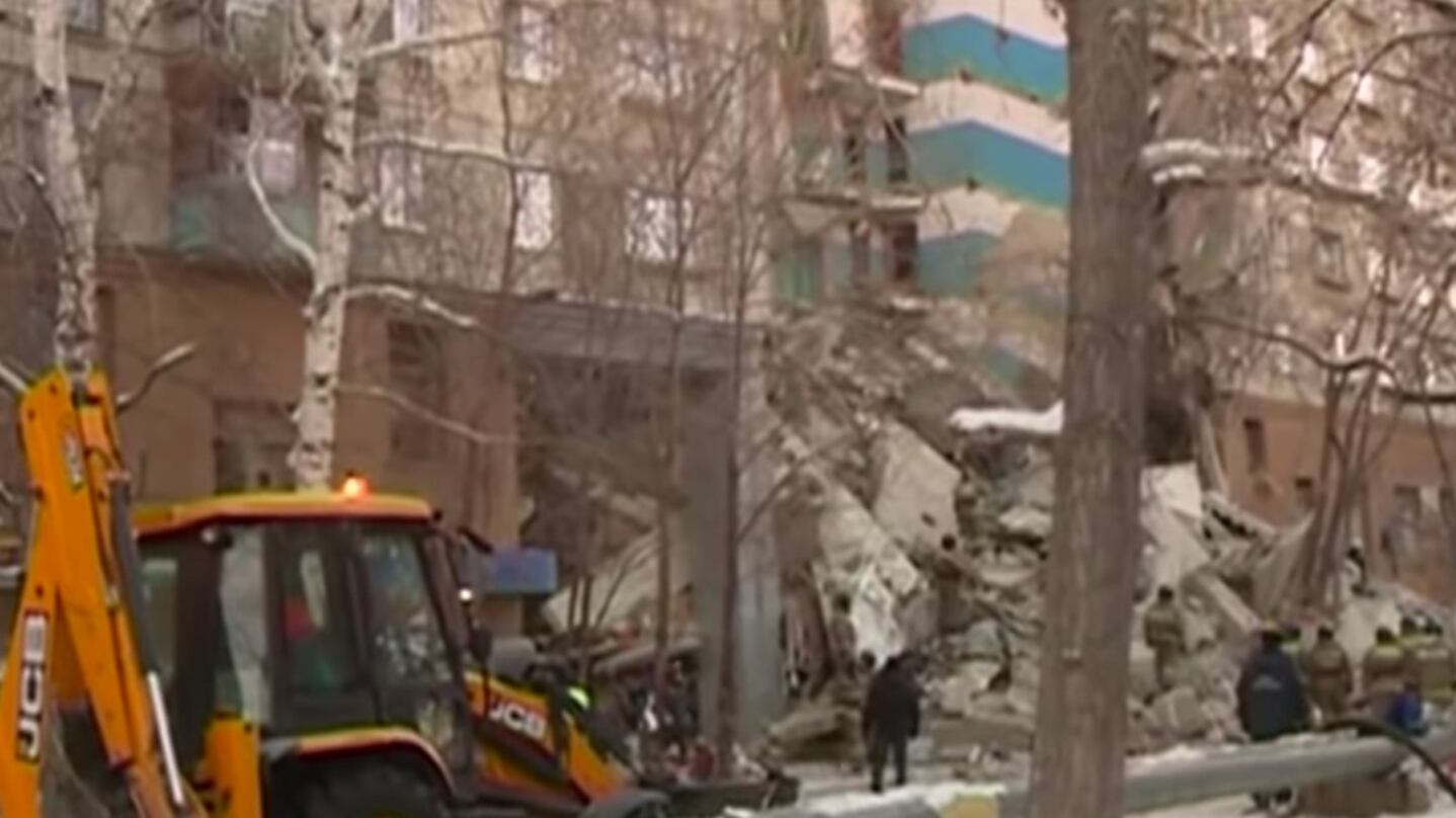 Russia, estratto vivo un bambino di 10 mesi dopo 35 ore sotto le macerie