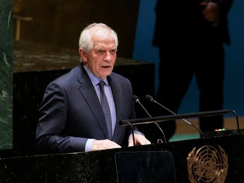 L'allarme di Borrell: "L'immigrazione può disgregare l'Europa"