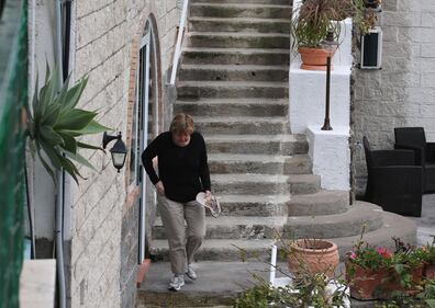 La Merkel a Ischia tra pilates e verdurine 2