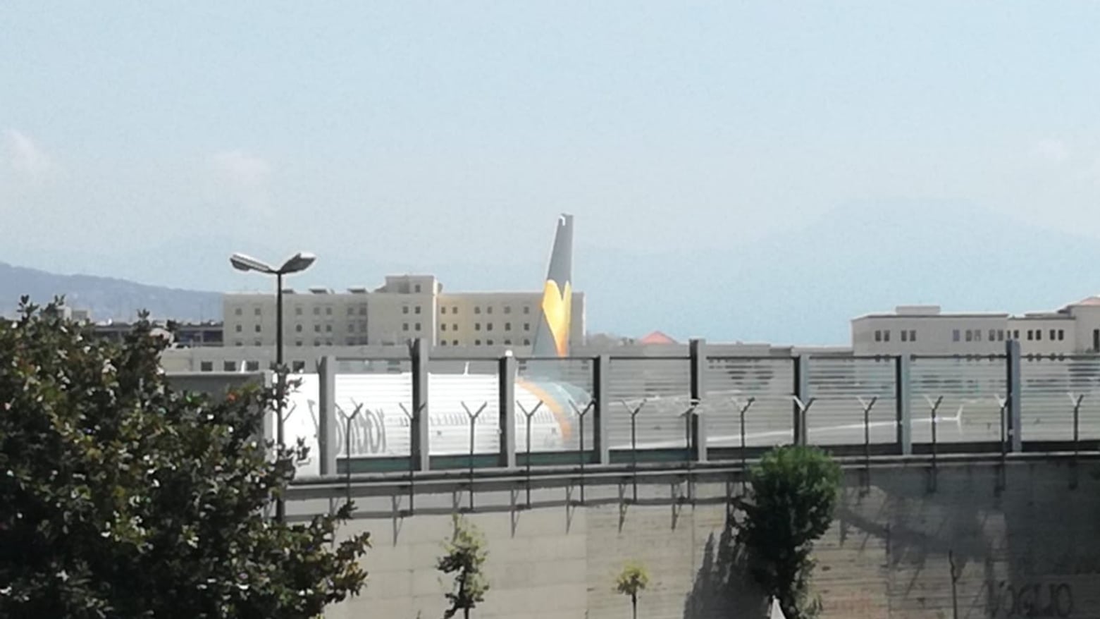 Aeroporto di Capodichino, cittadini stanchi dei rumori della piazzola di sosta