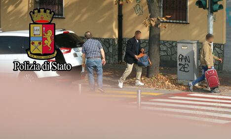 Immigrazione, così gli scafisti di terra "lavorano" a Milano 5