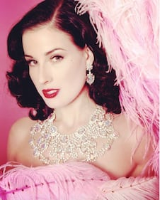 Dita von Teese lancia la sua lingerie 6