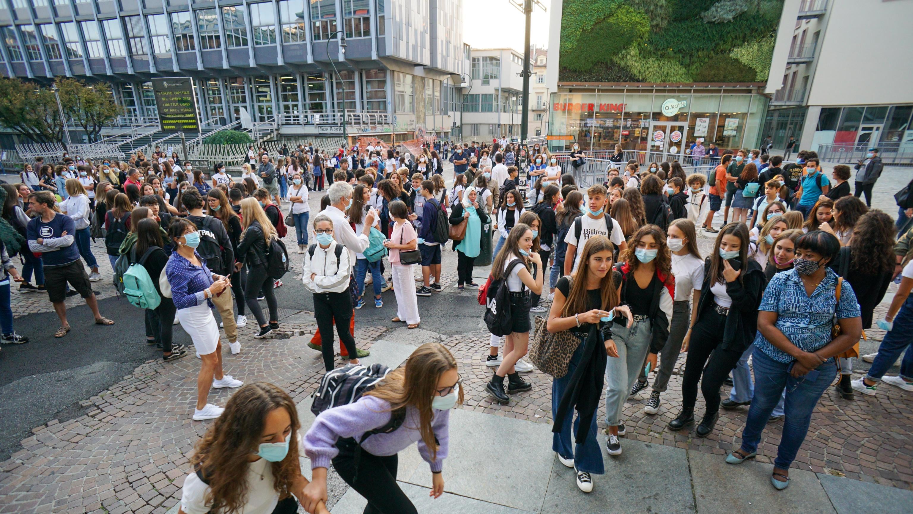 Niente impianti di aerazione. "A scuola ancora mascherine"