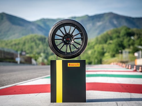 Pirelli accelera a Goodwood: il P Zero equipaggia le supercar del futuro tra elettrico, hypercar e Formula 1