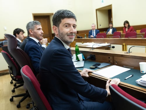 Covid, Speranza si autoassolve. Fdi: “Troppe contraddizioni”